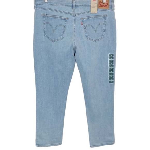 Levi’s Light Wash Mid Rise Boyfriend Jeans Size 18 NWT - Picture 3 of 16